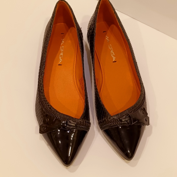 VIA SPIGA Black Leather & Patent Leather Pointy Flats with Zipper Accent - Picture 2 of 12